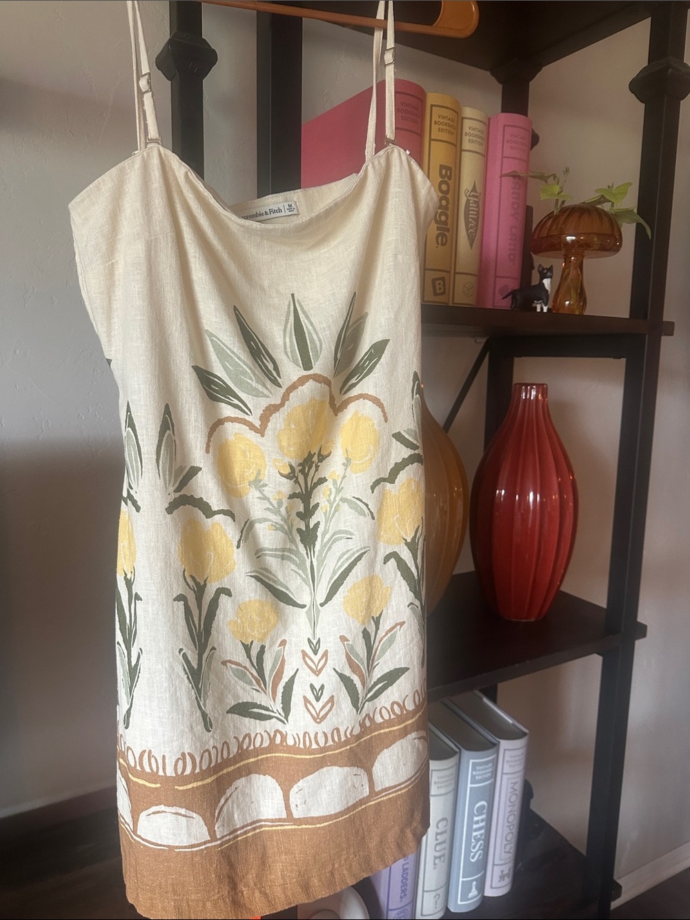 Abercrombie & Fitch Cream Slip - Size M